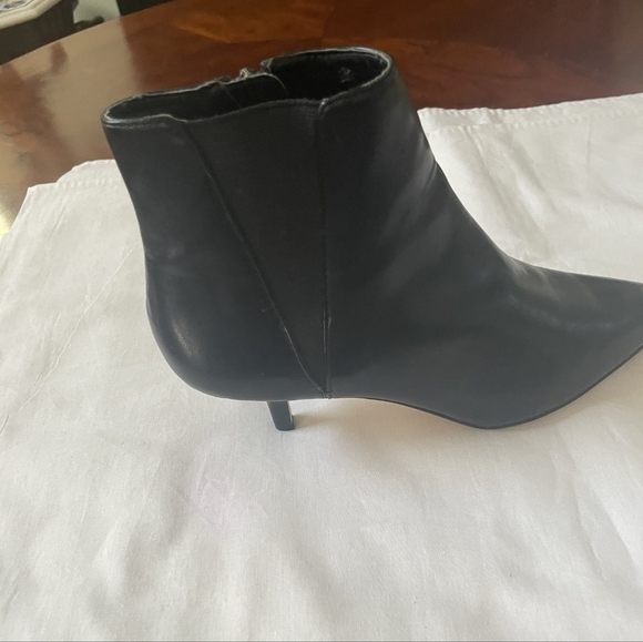 Donald J Pliner black kitten heel boots - Picture 9 of 12